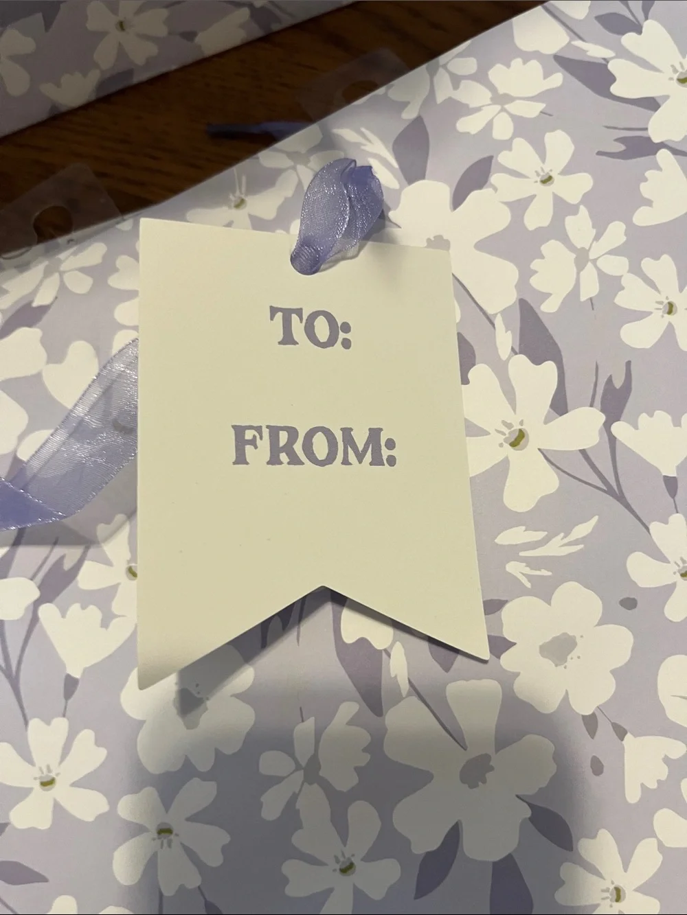 GRAPHIQUE - Lavender Floral Gift Bags. 5 pack. Beautiful for Mothers Day Gifts.